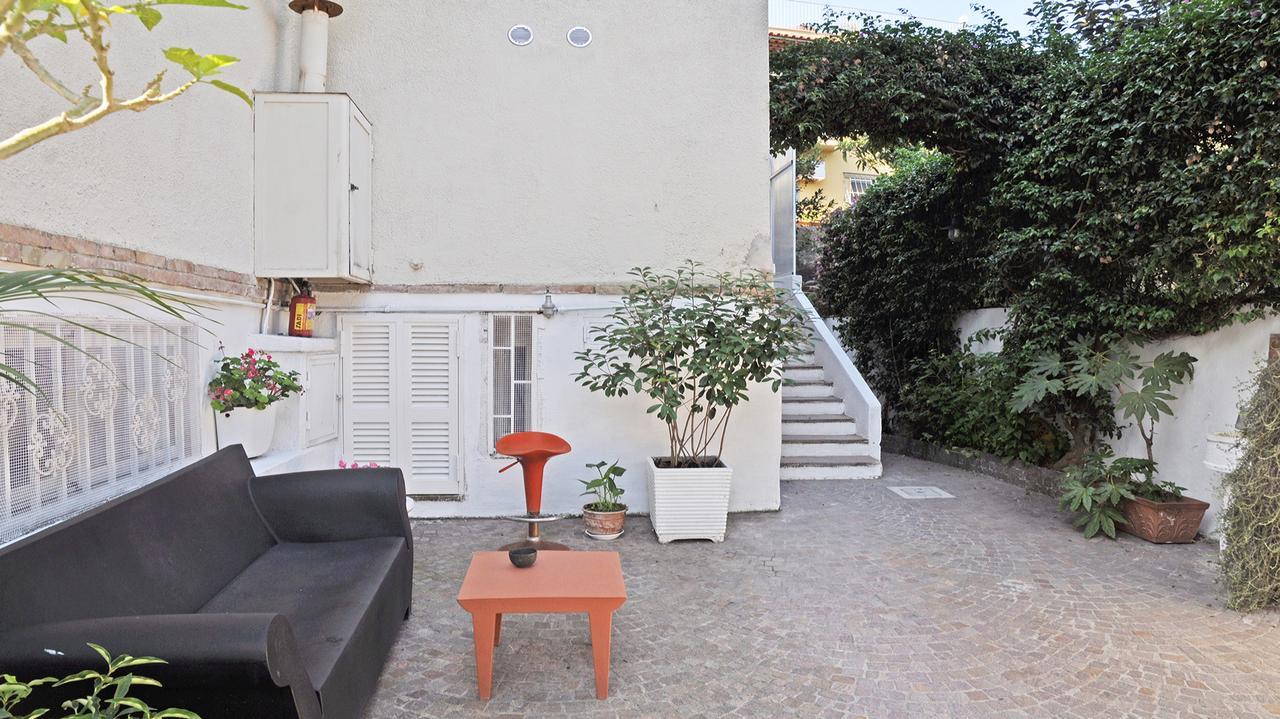Residenza Le Rose Villa D'Arte Napoli Phòng bức ảnh